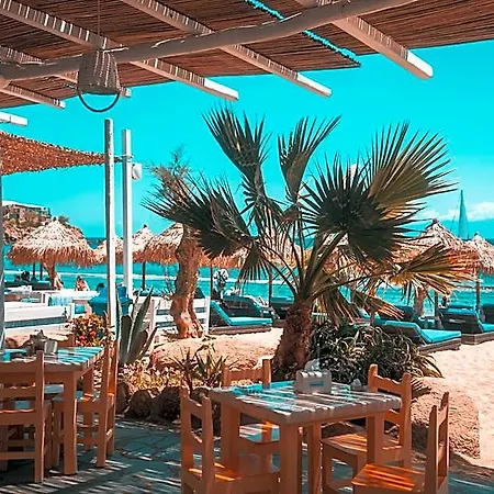 Paradise Hotel Ano Mera