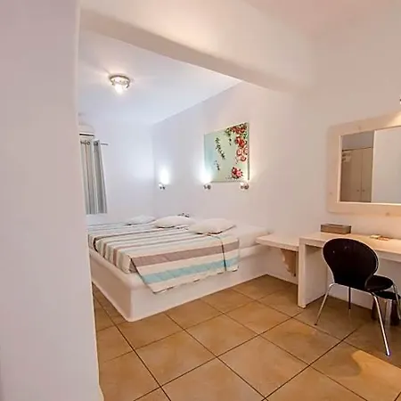 Paradise Hotel 2*