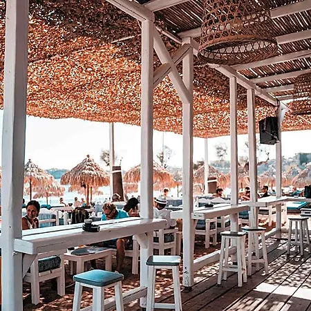 Paradise Hotel Ano Mera